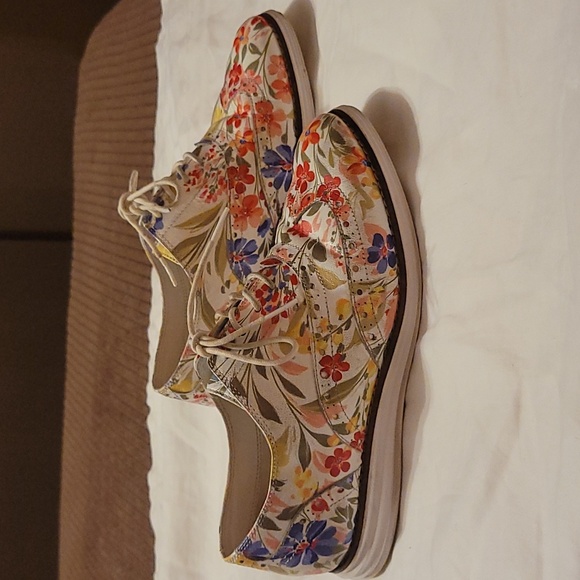 Cole haan women's size 7 floral oxford - Picture 2 of 6